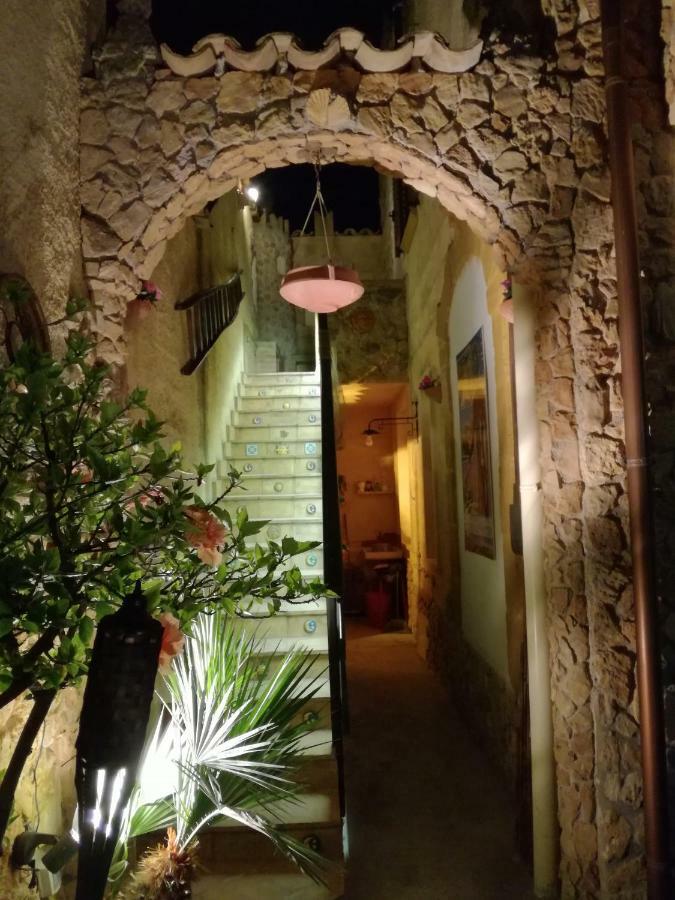 Casa Vacanze Mediterraneo Villa Tre Fontane Eksteriør billede
