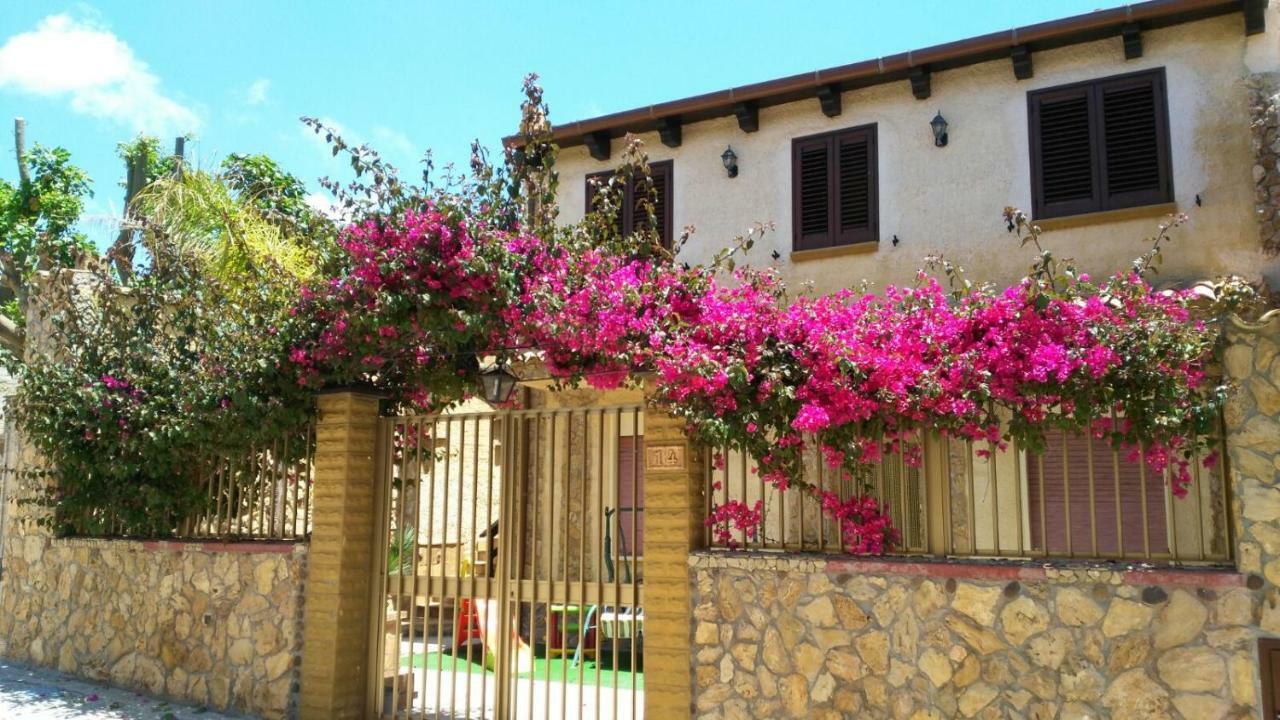 Casa Vacanze Mediterraneo Villa Tre Fontane Eksteriør billede