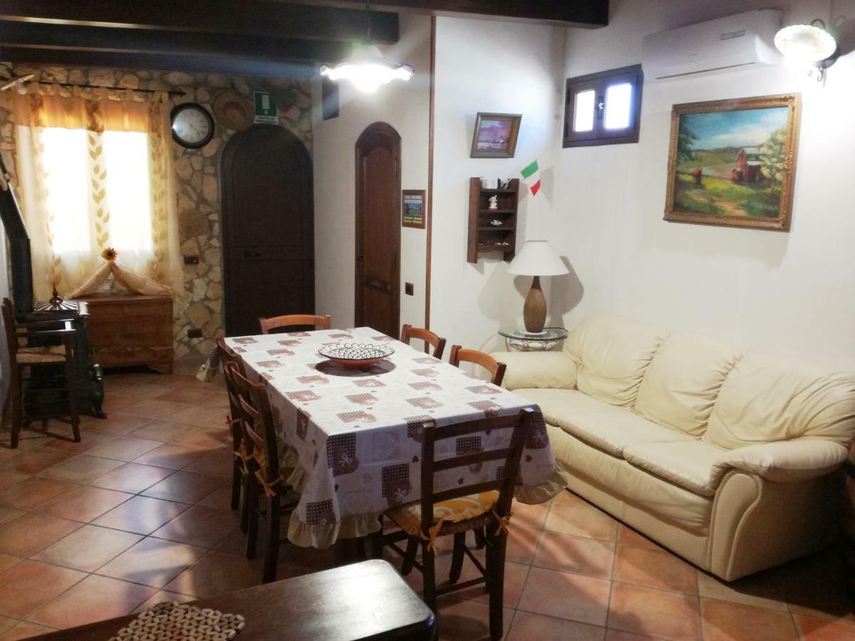 Casa Vacanze Mediterraneo Villa Tre Fontane Eksteriør billede