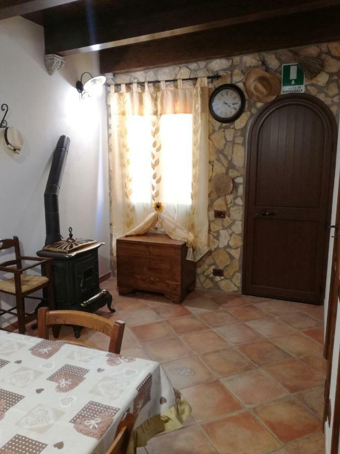 Casa Vacanze Mediterraneo Villa Tre Fontane Eksteriør billede
